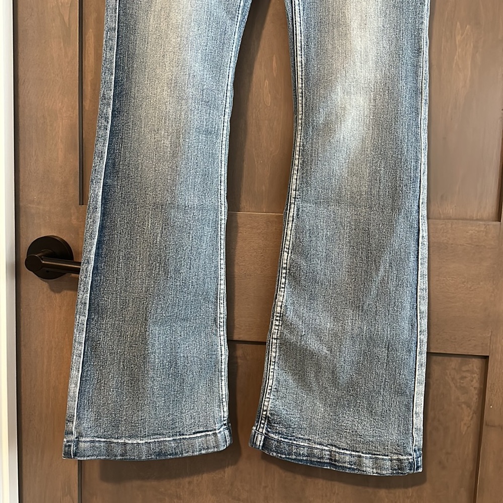 Venus Light Wash Bootcut Jeans Size 6 Long NWT - Picture 2 of 10
